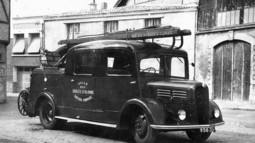 RouxOdette_camion_pompiers_1945_1947